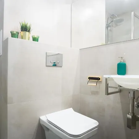 Roomsy Oliwska Apartment